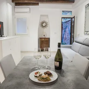  Apartment Venetian Mood Private Italy